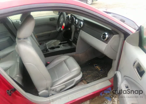 2005 Ford Mustang V6 Deluxe/V6 Premium из США, поврежденный, VIN 1ZVFT80N255206164